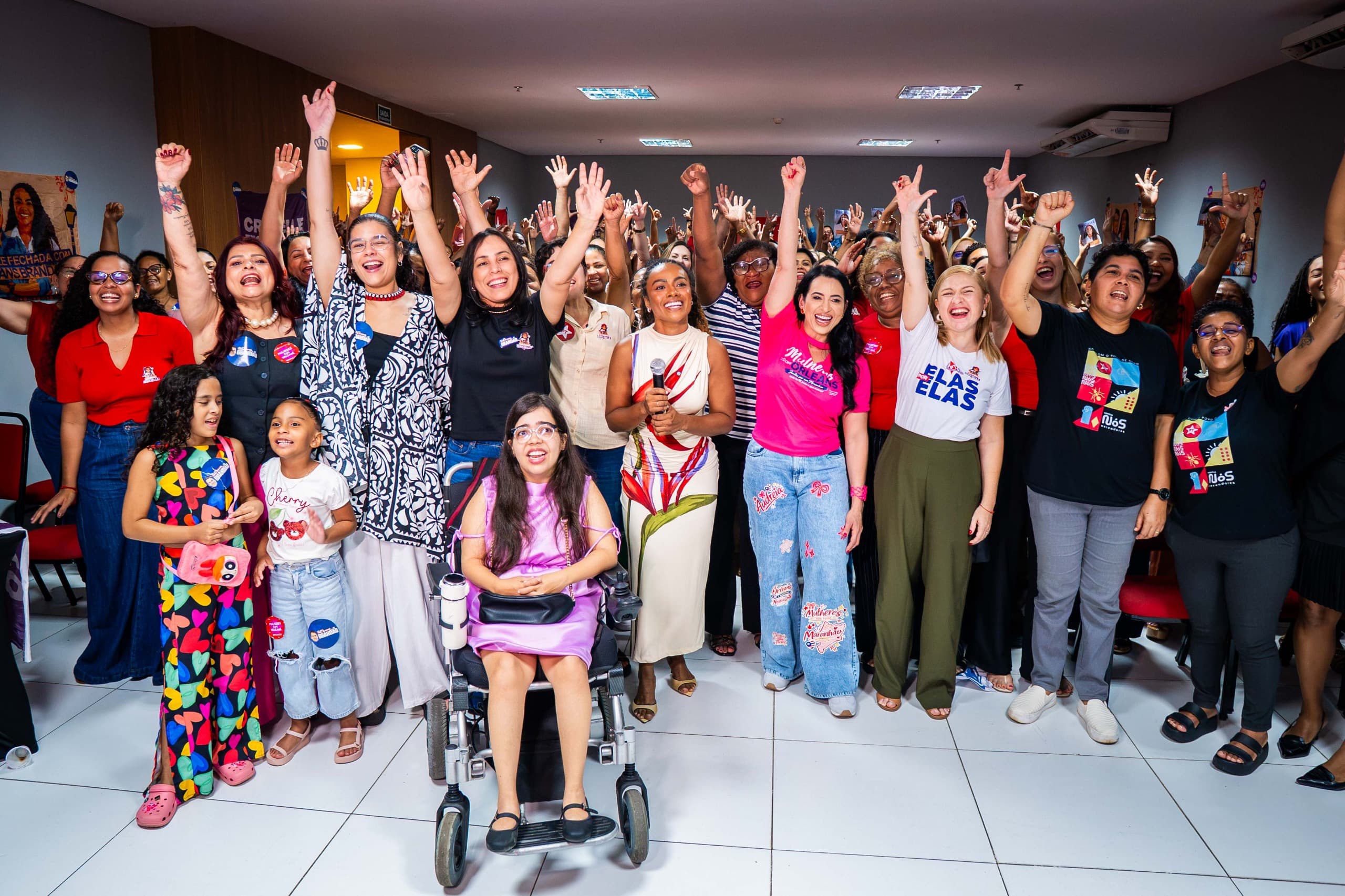 Em pré-campanha para a Assembleia, Cricielle reúne mais de 300 mulheres em plenária no São Francisco